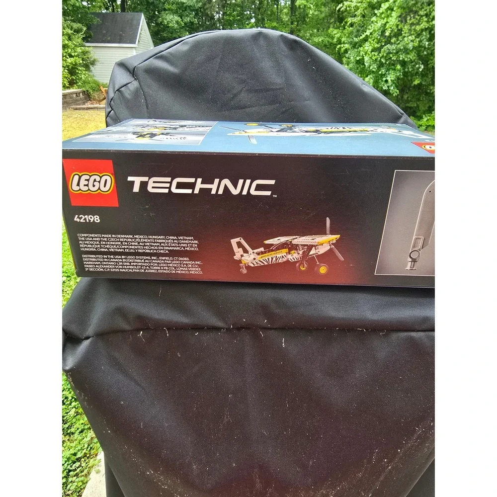 LEGO‎ Technic Bush Plane 42198 Wildlife Service Building Set 333 Pieces NEW